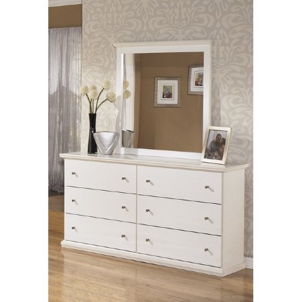 Комод с зеркалом Bostwick Shoals Ashley 